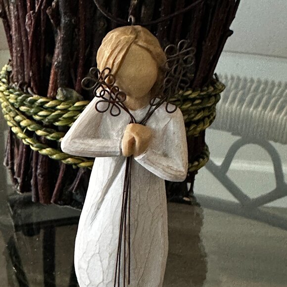 WILLOW TREE "Friendship" Ornament Figurine 2014 by Susan Lordi 4" Tall (2.2oz) - Picture 4 of 4